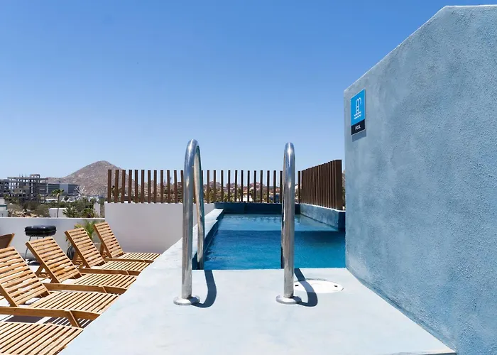 Colmena Cabos Marina Hotel 3*