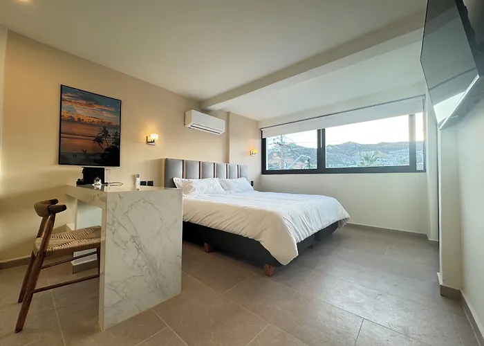 Colmena Cabos Marina Cabo San Lucas
